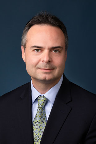 Dr. Martin Oliveira